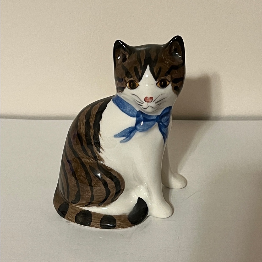 Vintage Ceramic Tabby Cat Figurine with Blue Scarf by N.S. Gustin Hand painted - Picture 1 of 10